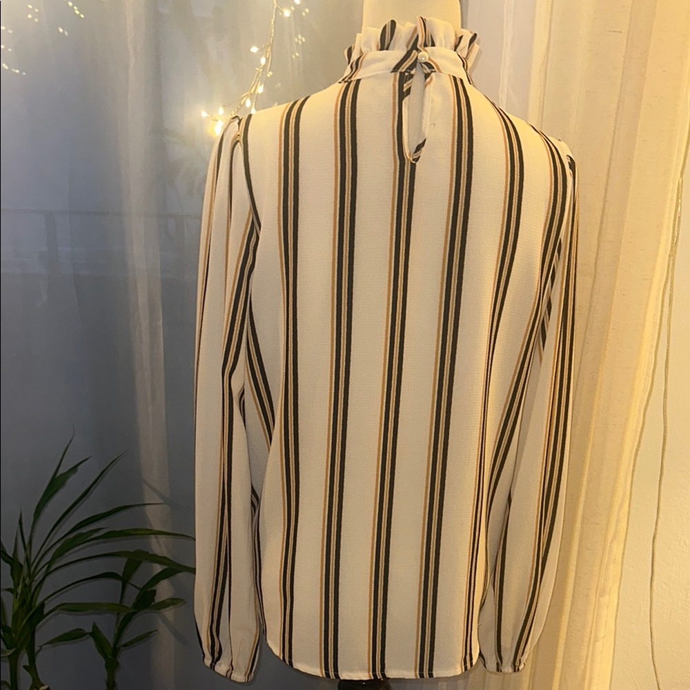 Chic Ruffle Neck Striped Top - Picture 3 of 3